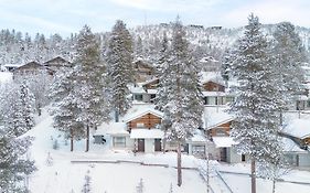Lilla Köngäs, Ruka 2 skipasses RUKA-PYHÄ included, Skibus doorstep, NEW YEAR 4 skipasses included